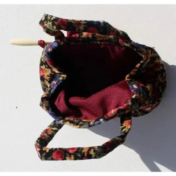 VINTAGE MINIATURE Green Corduroy Accessory DOLL PURSE W/ Umbrella - Picture 3 of 3